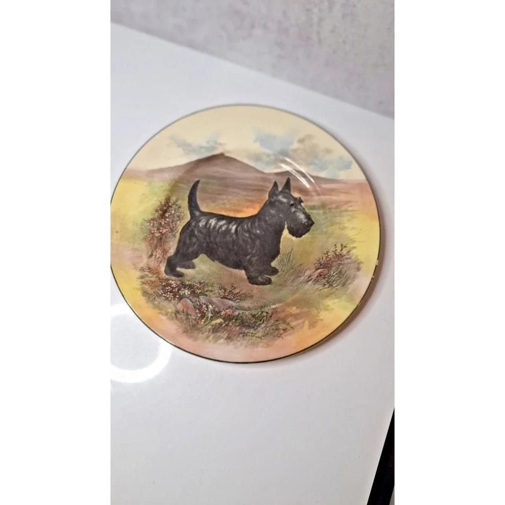 ROYAL DOULTON 10 1/2